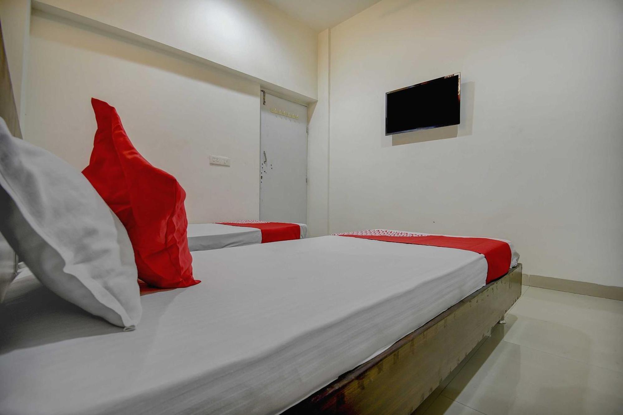 OYO 65290 Hotel Plus Corporate One Khapa  Extérieur photo