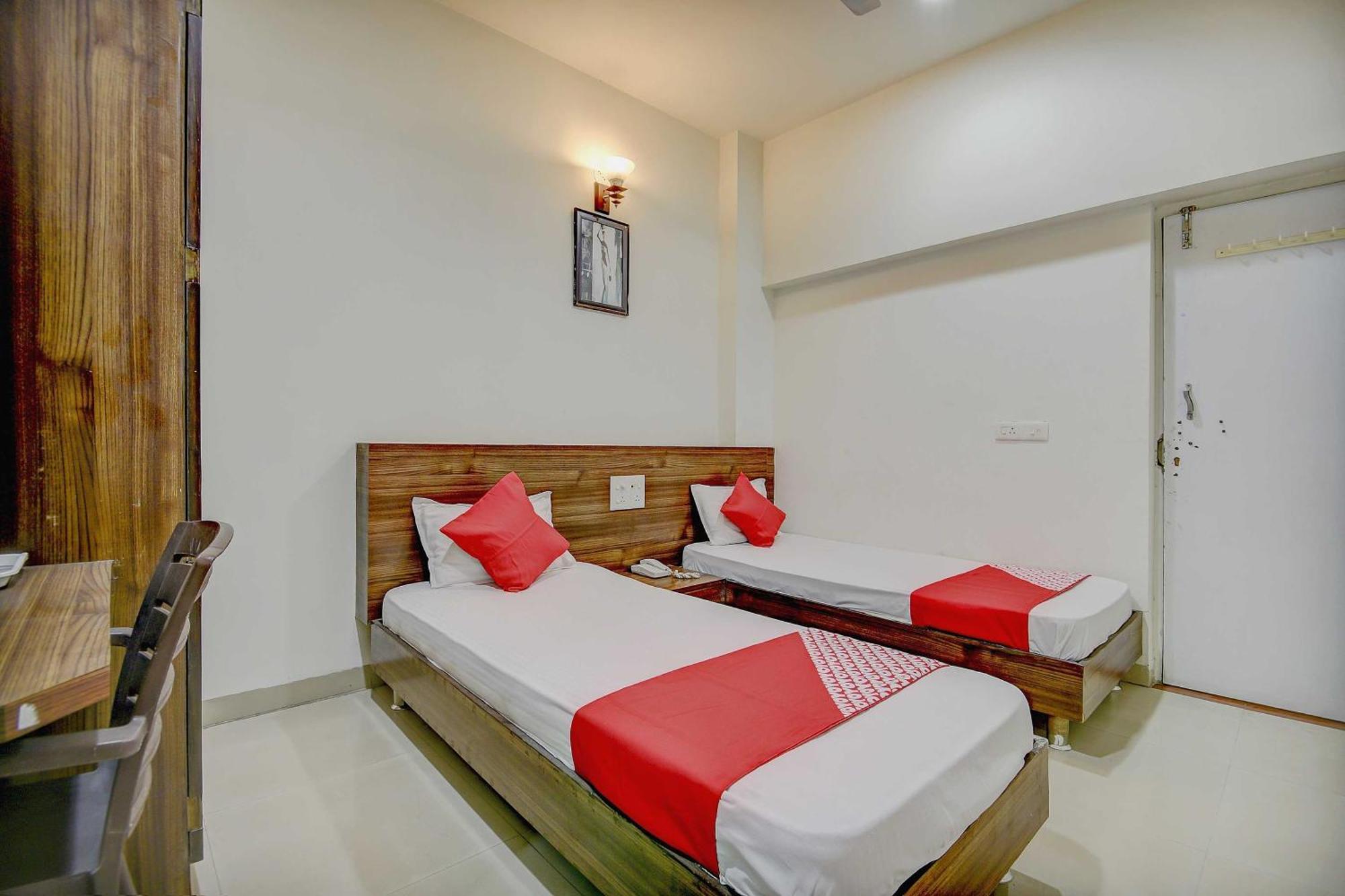 OYO 65290 Hotel Plus Corporate One Khapa  Extérieur photo