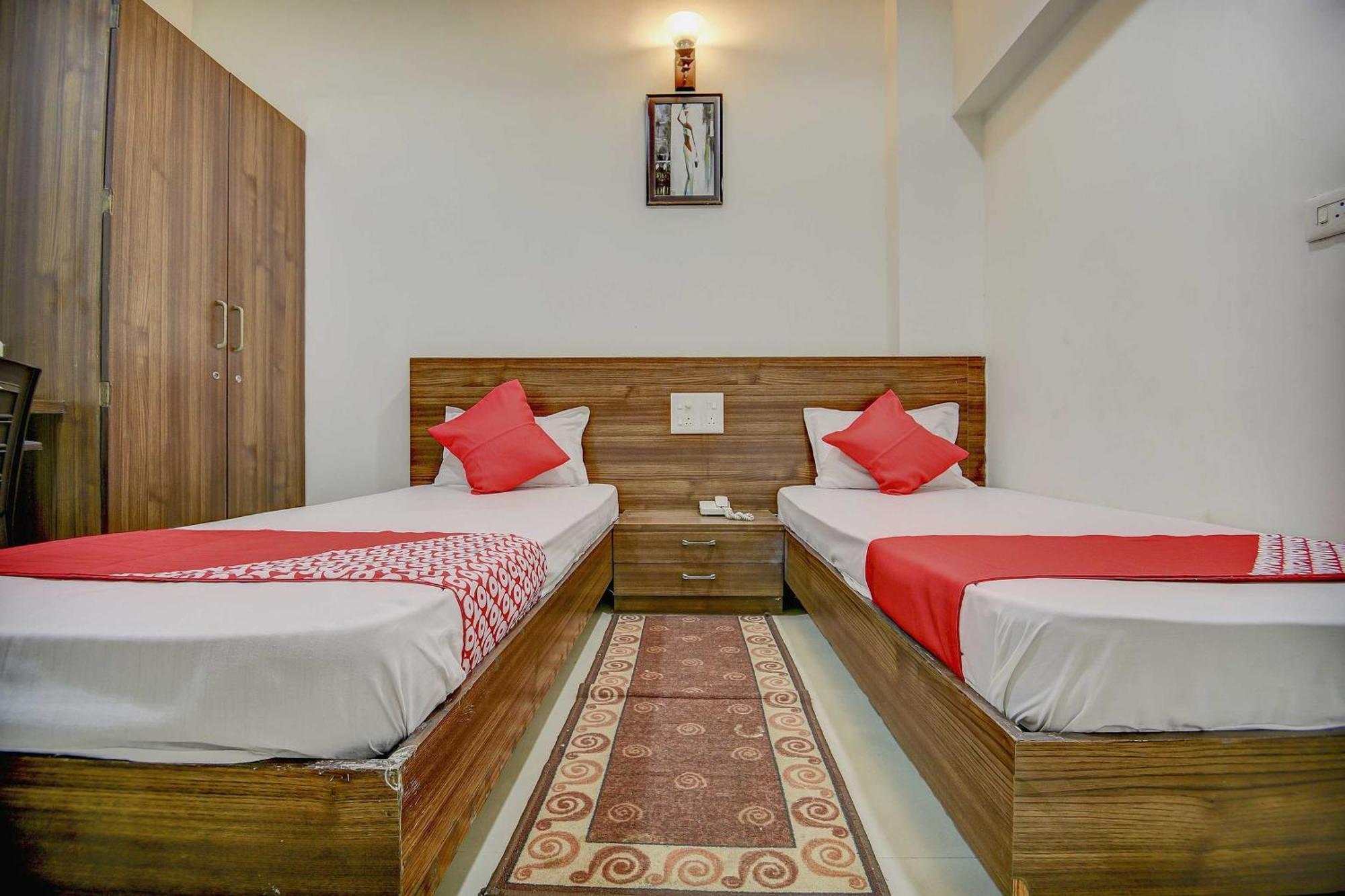 OYO 65290 Hotel Plus Corporate One Khapa  Extérieur photo
