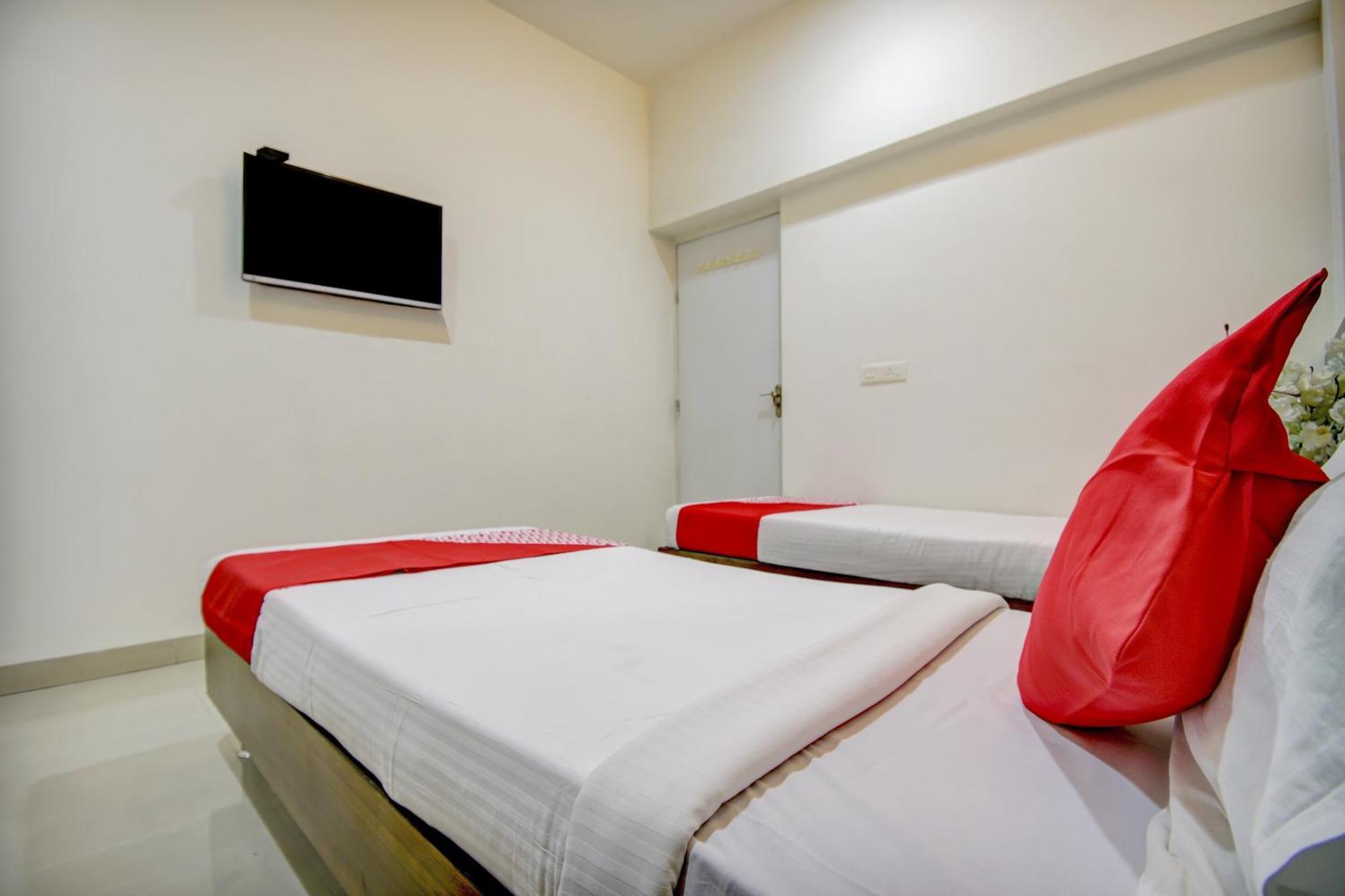 OYO 65290 Hotel Plus Corporate One Khapa  Extérieur photo