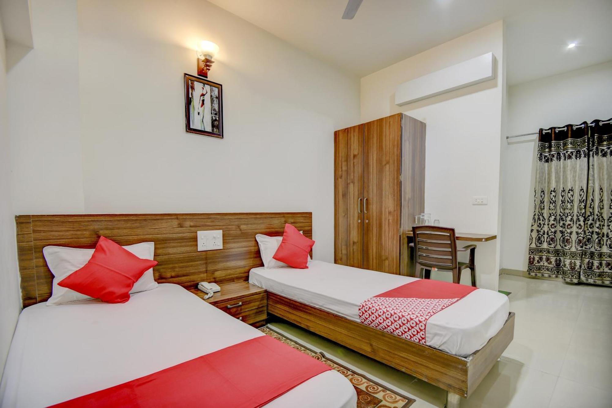 OYO 65290 Hotel Plus Corporate One Khapa  Extérieur photo