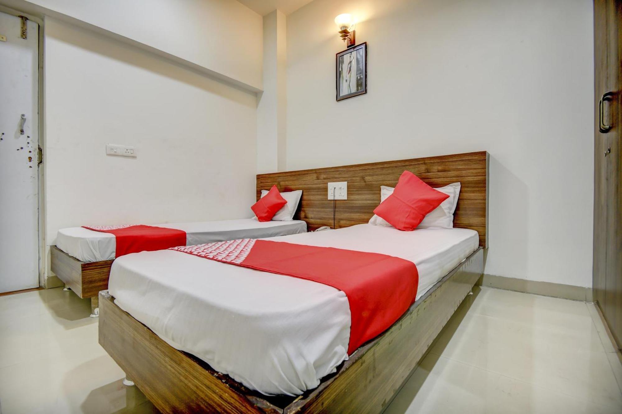 OYO 65290 Hotel Plus Corporate One Khapa  Extérieur photo