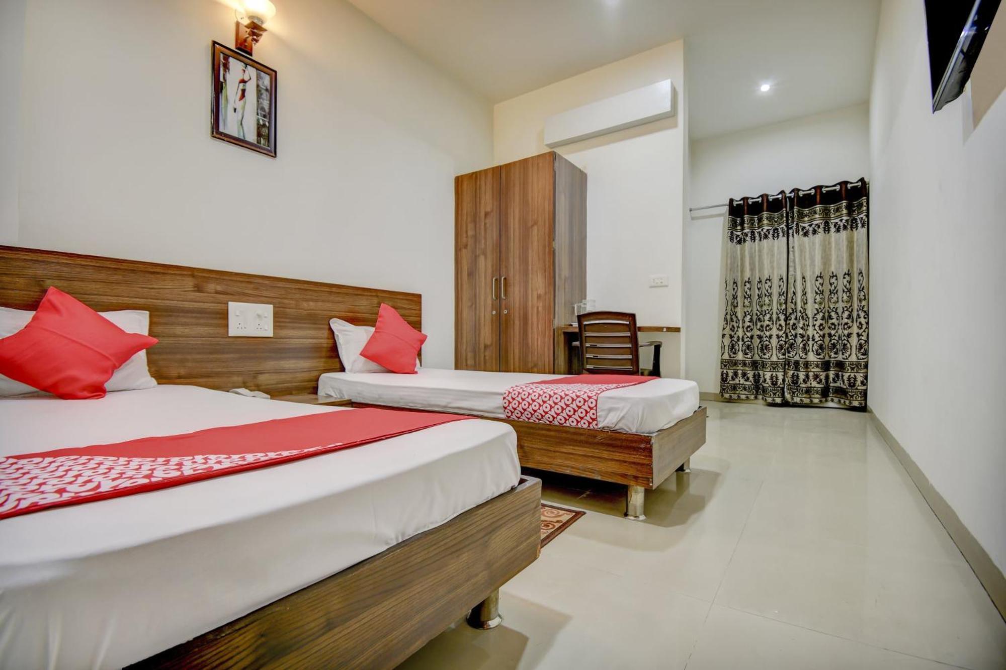 OYO 65290 Hotel Plus Corporate One Khapa  Extérieur photo